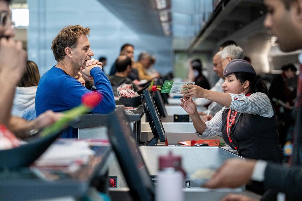 美国签证审查严重拖长 谷歌和苹果建议外籍员工“别出美国”