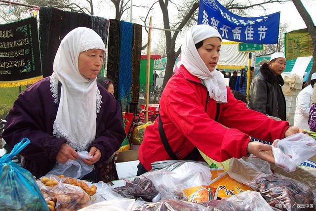 回族吃瓜(回族吃东西有什么讲究) 回族吃瓜(回族吃东西有什么讲究)