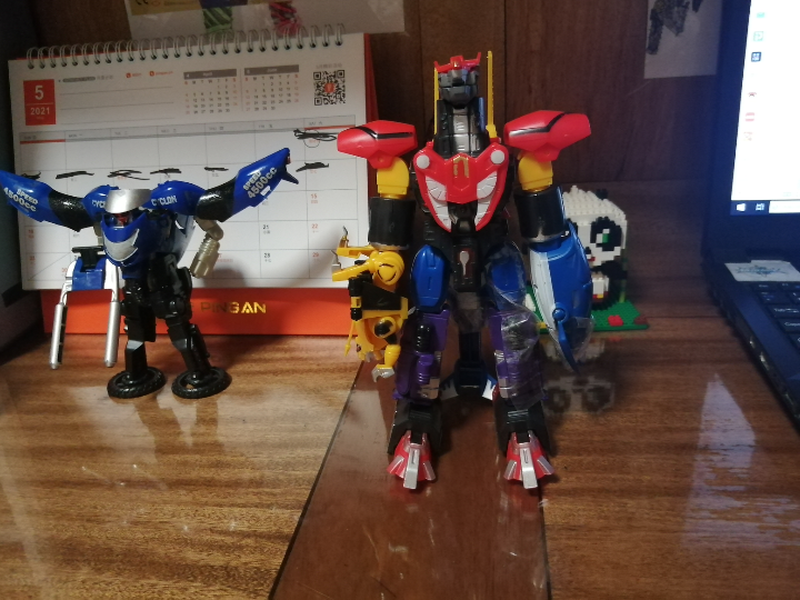 大赛沙玩具(大型机器人玩具) 大赛沙玩具(大型机器人玩具)