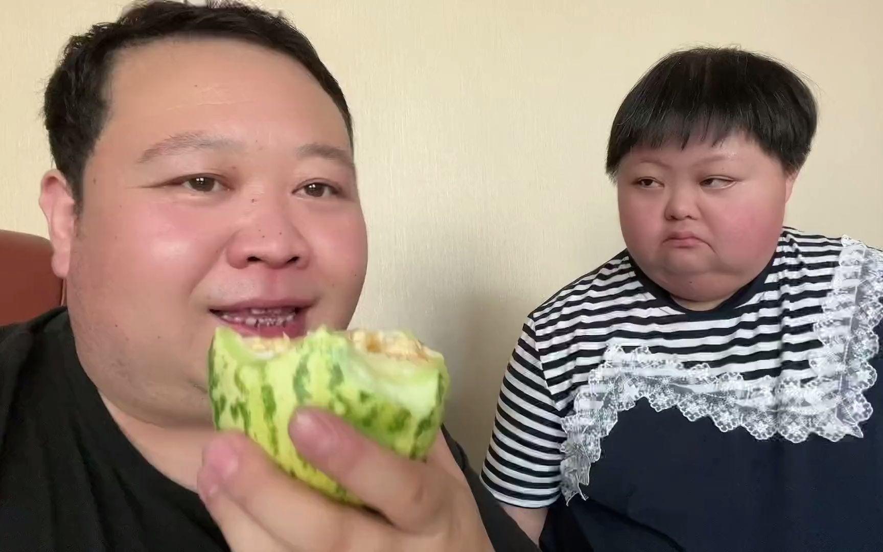 吃瓜我(吃瓜我发现全家皆大佬全文免费阅读)