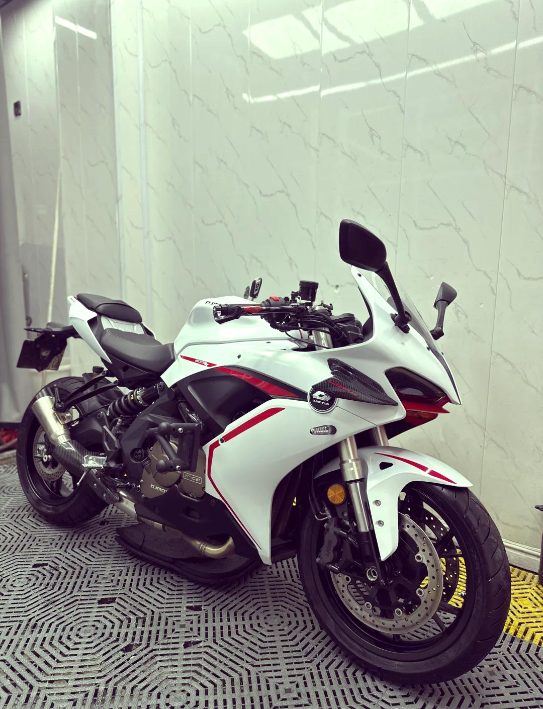 摩托车大赛完整版(摩托车比赛现场视频)